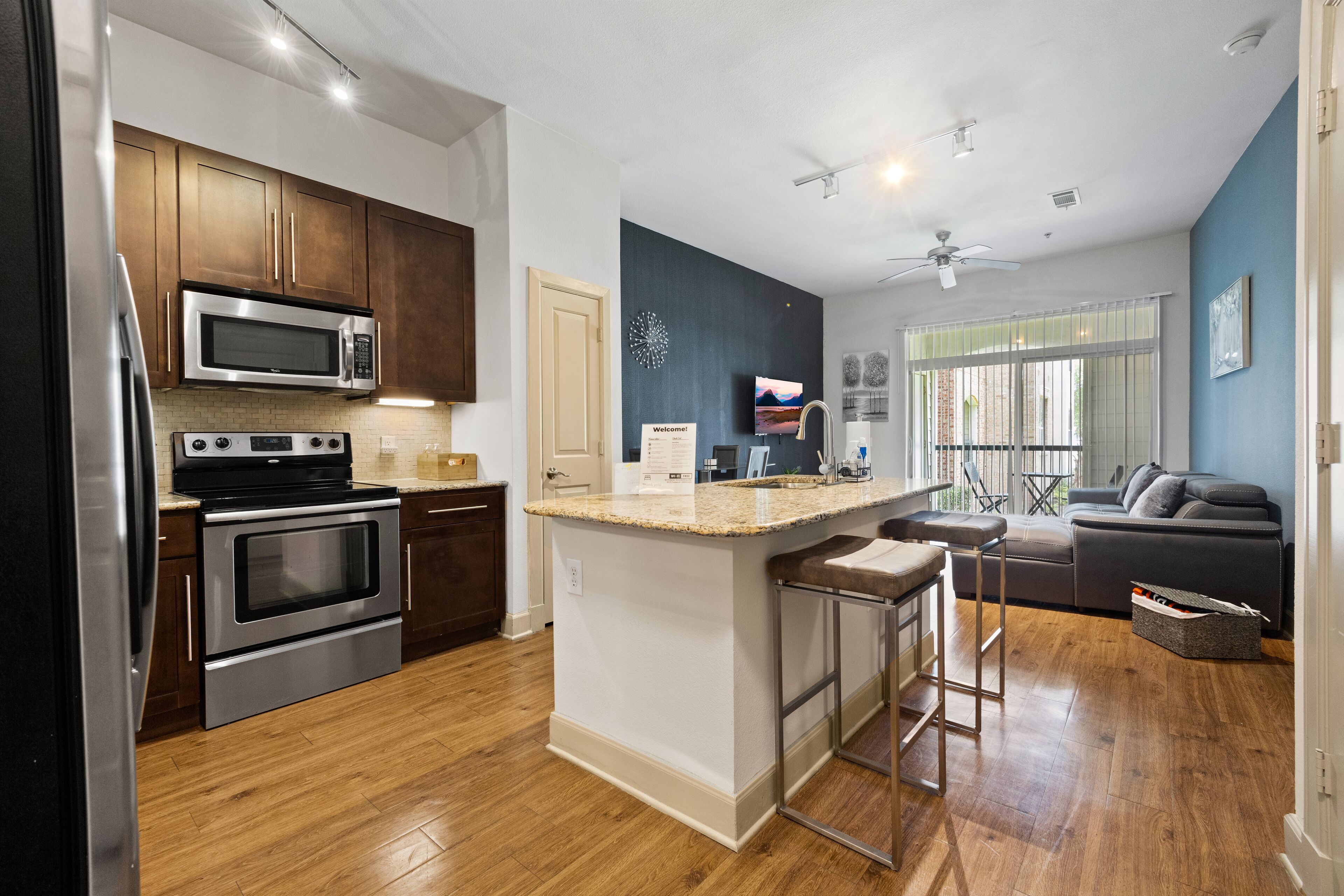 1/1Apt Cityn Lux Walk To NRG• Med Center • Gym•Pool