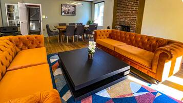 Smart TV, books, stereo