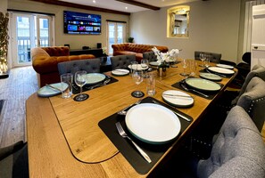 Dining - The Coach House - Your Perfect Private Getaway - Private Parking (Brighton and Hove)
