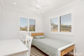 4 habitaciones, escritorio, tabla de planchar con plancha y wifi gratis 