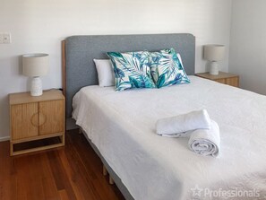 4 habitaciones, escritorio, tabla de planchar con plancha y wifi gratis 