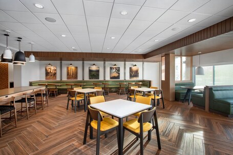Fairfield Inn Suites Indianapolis Plainfield - Image 9