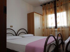 2 Schlafzimmer, Reisekinderbett, WLAN, Bettwäsche