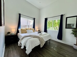 1 habitación, tabla de planchar con plancha, wifi y ropa de cama