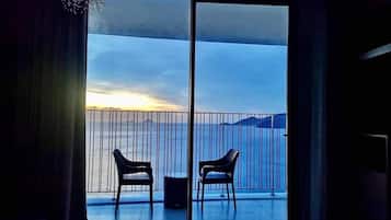 Deluxe Room, Ocean View | Teres/patio