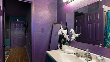 Amenidades de baño ecológicas, secadora de cabello, toallas, jabón