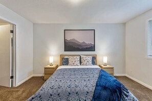 3 bedrooms, desk, iron/ironing board, travel cot