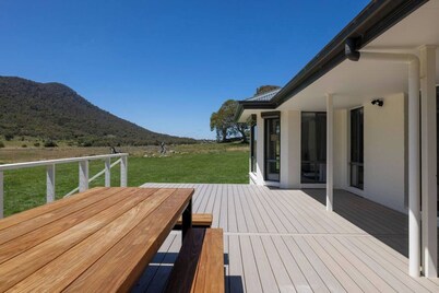 Wombat Creek Homestead Crackenback - 17 acres in the heart of the Alpine Way