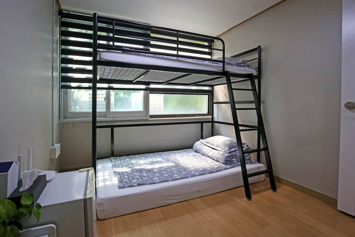 1 habitación, wifi gratis y ropa de cama