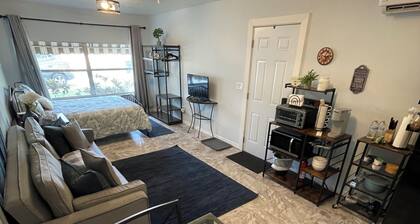 Cozy Studio, near Raymond James Stadium