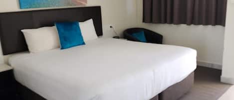 1 chambre, fer et planche Ă repasser, Wi-Fi gratuit, draps fournis