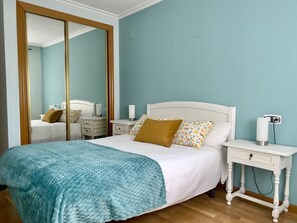 1 bedroom, iron/ironing board, Internet, bed sheets - Housing León- Juan II (León)