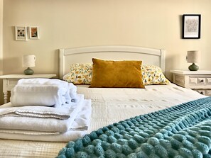 1 chambre, fer et planche à repasser, accès à Internet, literie fournie