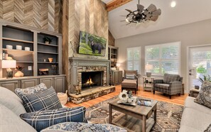 Televisie en een open haard