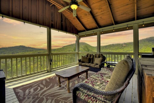 Hot Tub Soaks, Sunroom Sips, Majestic Mountain Gazes & S'mores by Starlight - Fireside Bluff