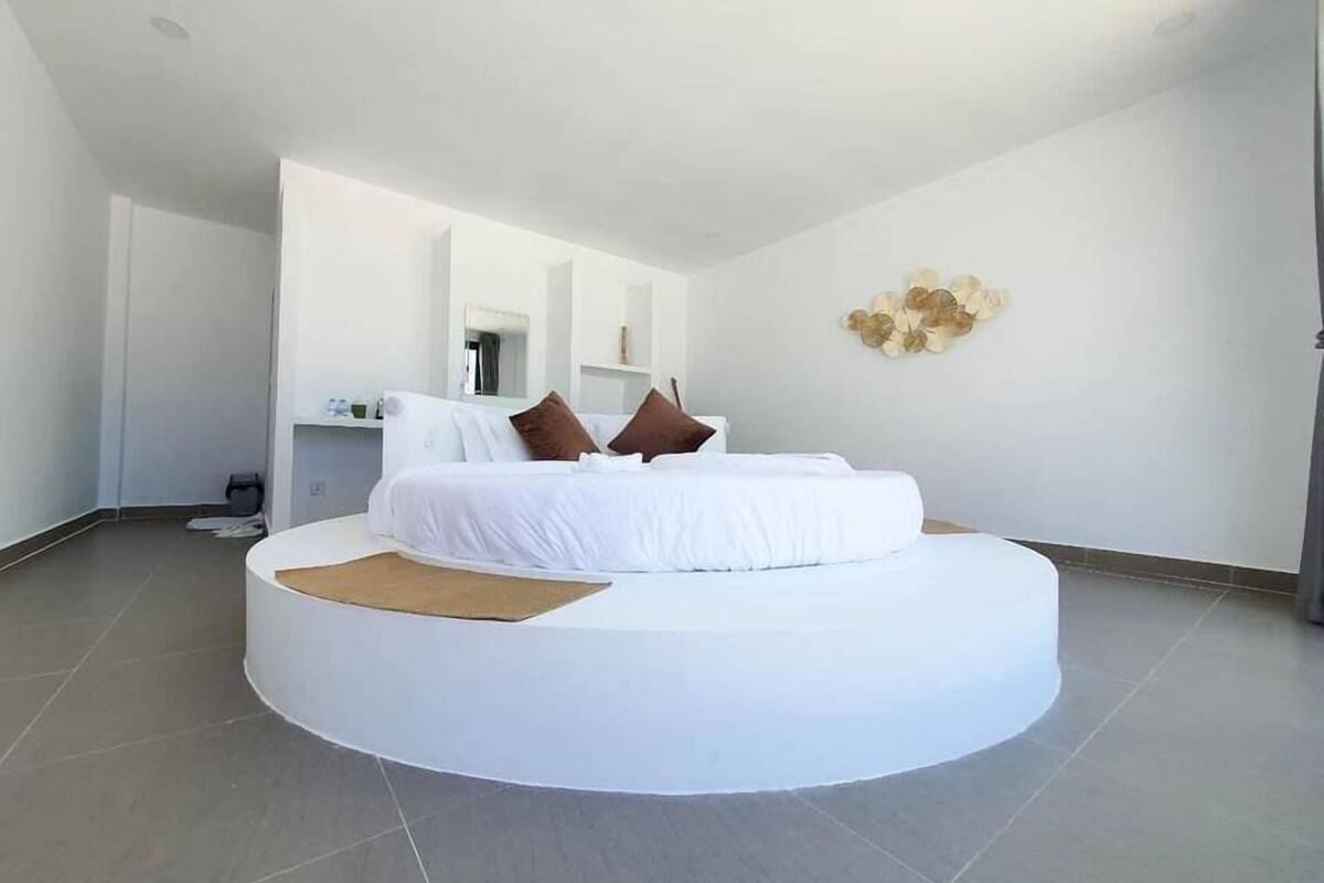 Bungalow, Sea View | 1 bedroom, premium bedding, in-room safe, desk