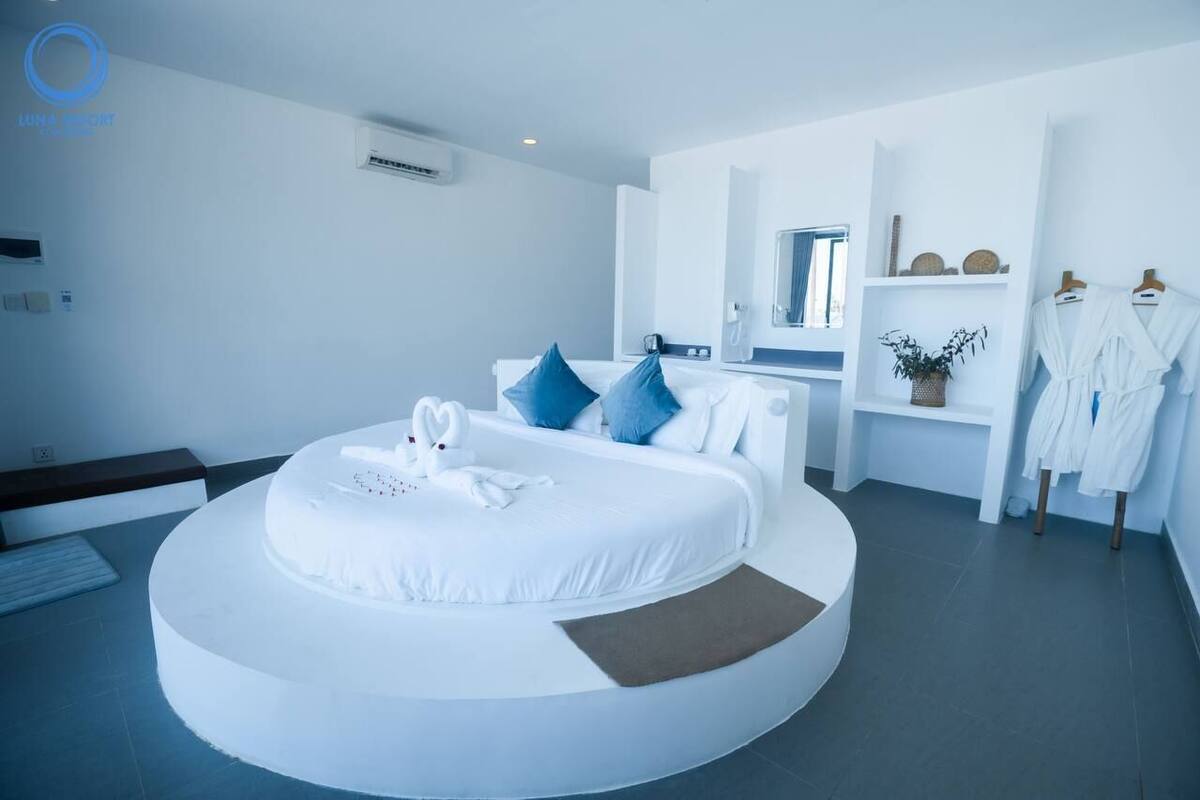 Bungalow, Partial Sea View | 1 bedroom, premium bedding, in-room safe, desk