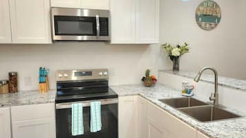 Luxury Studio Suite | Private kitchen
