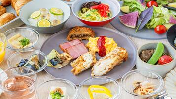 Desayuno buffet todos los días (con cargo)