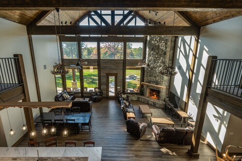 Gorgeous Mountain Lodge on Privately-Owned Lake - Sleeps 30!