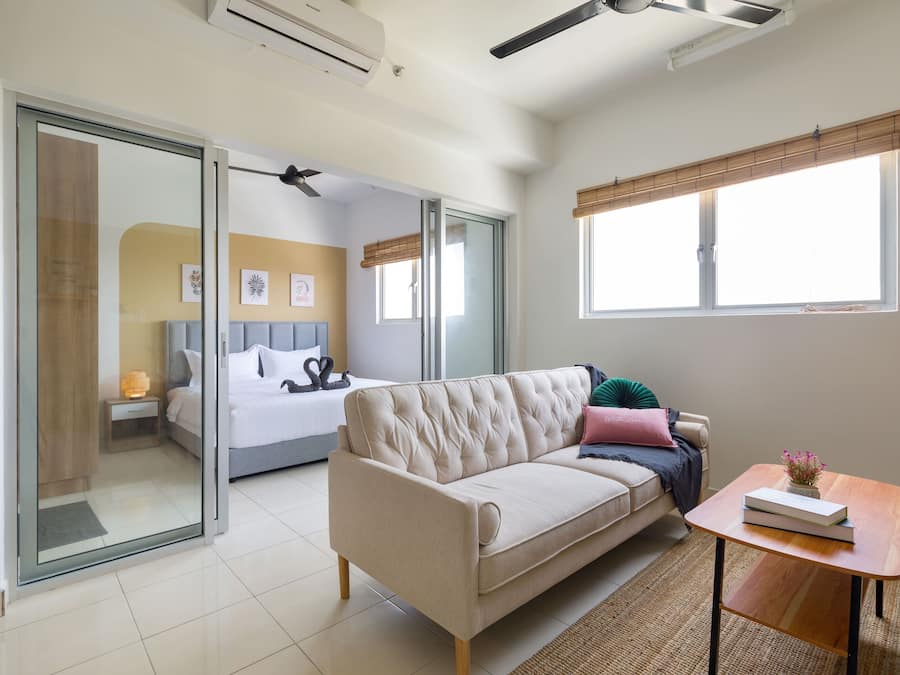 Apartment | Living area | Flat-screen TV