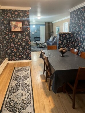 Dining - Big & Cozy Mid Town FOCO- CSU (Fort Collins)