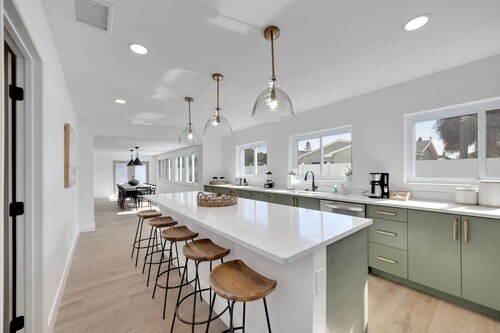 Private Heated Pool | Fenced Yard | Pet Friendly | Seminole