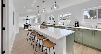 Private Heated Pool | Fenced Yard | Pet Friendly | Seminole