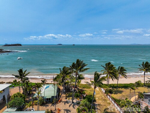 Beachfront Holiday Cottage