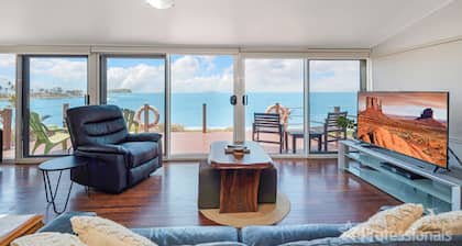 Beachfront Holiday Cottage