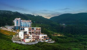 Hotel Friend Standard Room (Non Ocean View) | Hypo-allergenic bedding, down comforters, blackout drapes, soundproofing - Friemily Pool Villa & Hotel (Geoje)