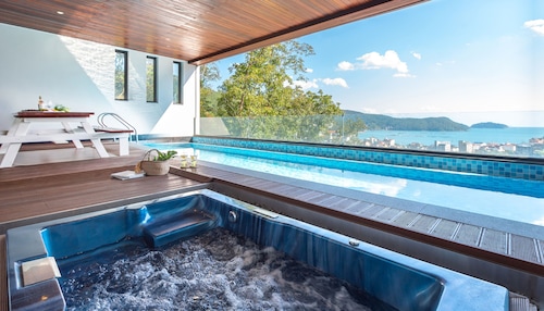 Friemily Pool Villa & Hotel