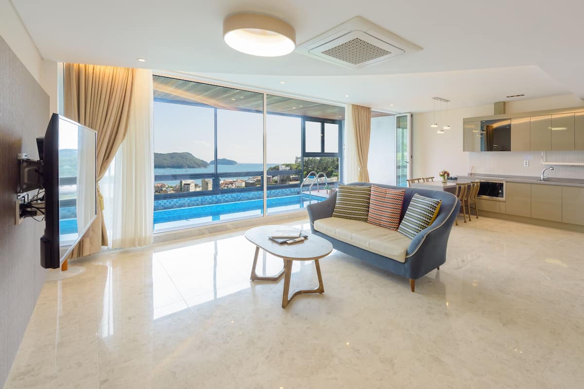 Pool Villa Family Honeymoon Room | 2 bedrooms, hypo-allergenic bedding, down comforters, blackout drapes
