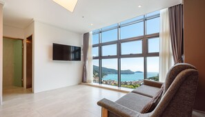 Hotel Friend Twin Room | View from room - Friemily Pool Villa & Hotel (Geoje)