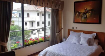 COMODA Y EQUIPADA SUITE UBICADA EN ZONA CENTRICA DE LA CIUDAD DE CUENCA!!"