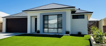 Dunsborough, Spacious new 5 bedroom, 3 bathroom home