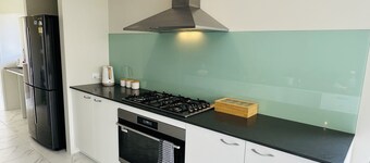 Dunsborough, Spacious new 5 bedroom, 3 bathroom home