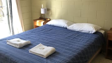 2 Schlafzimmer, Bügeleisen/Bügelbrett, Bettwäsche