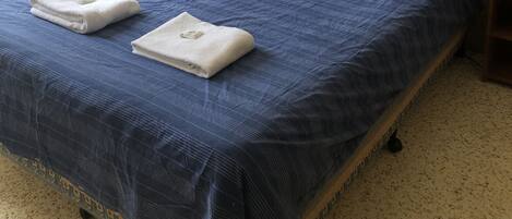 2 Schlafzimmer, Bügeleisen/Bügelbrett, Bettwäsche