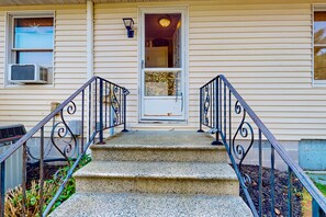 Exterior detail - Town of Rehoboth Beach home in a great location with yard and 3-season room (Rehoboth Beach)