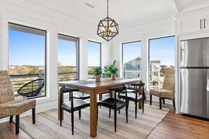 Dining - Welcome to the Jungle by Brunswick VR: w/ Pool (Ocean Isle Beach)