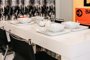 Dining - Modern Legal suite near Airport, Hospital, South common, Henday, 91 St, Town Ctr (Edmonton)