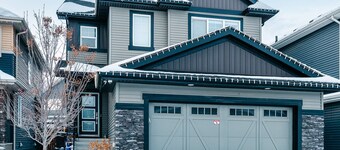 Modern Legal suite near Airport, Hospital, South common, Henday, 91 St, Town Ctr