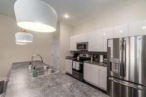 Apartment | 2 bedrooms - Kasa 2BD Walk to Sculpture Park Des Moines (Des Moines)