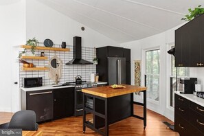 Fridge, microwave, oven, stovetop - Modern Wooded Oasis w Hot Tub, WiFi, Grill, & Dome (Hedgesville)