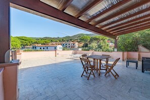 屋外ダイニングエリア