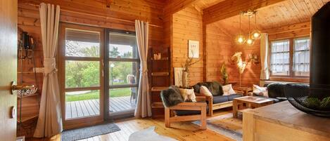 TV, fireplace, table tennis, stereo