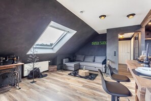 TV - Apartment 'Industrial' with Wi-Fi (Schloß Holte-Stukenbrock)