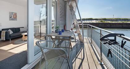 Boot "Sutje" mit Meerblick, privater Terrasse und WLAN