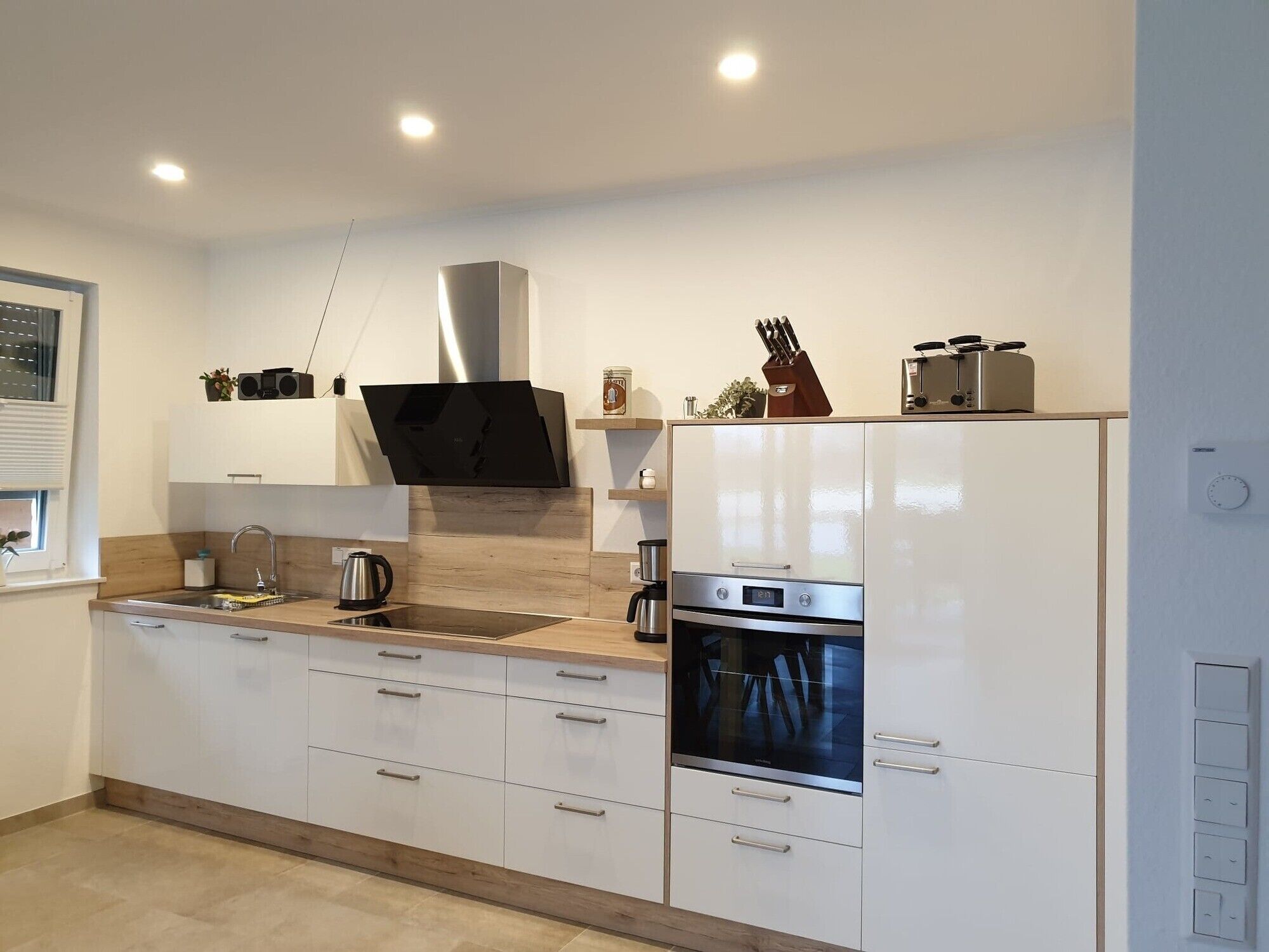 雪櫃、微波爐、焗爐、爐具